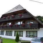 Hotel Zum Loewen - Unteres Wirtshaus Titisee-Neustadt