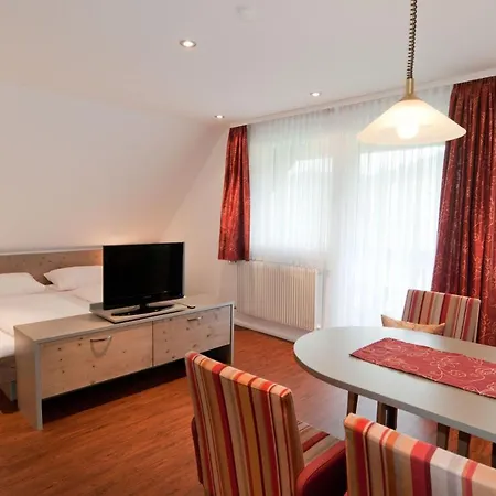 Zum Loewen - Unteres Wirtshaus Hotel Titisee-Neustadt