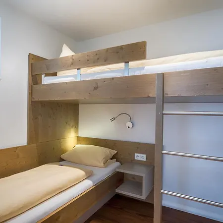Zum Lowen - Unteres Wirtshaus 3* تيتيسي نيوستادت