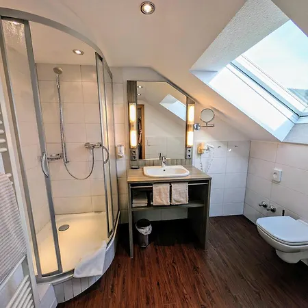 Hotel Zum Loewen - Unteres Wirtshaus 3*