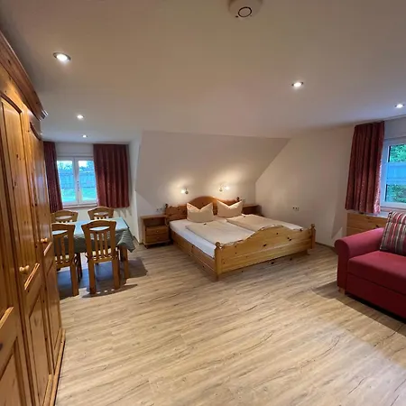 Zum Loewen - Unteres Wirtshaus Hotel 3*