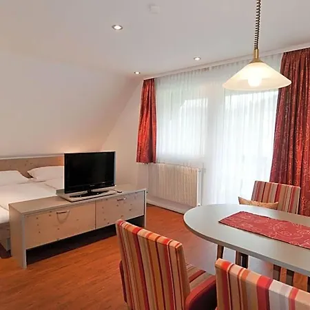 Zum Lowen - Unteres Wirtshaus 3*
