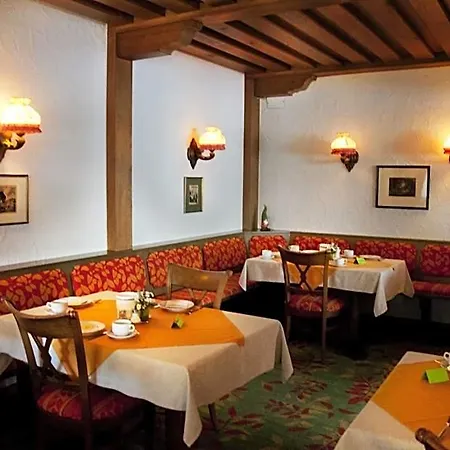 فندق Zum Lowen - Unteres Wirtshaus 3*