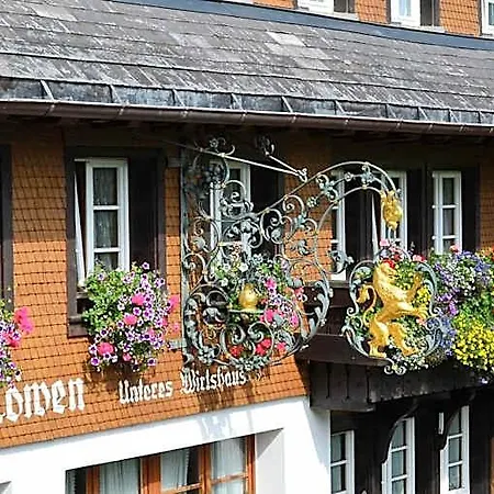 Zum Lowen - Unteres Wirtshaus فندق تيتيسي نيوستادت