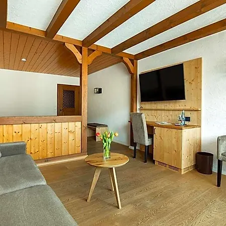 فندق Zum Lowen - Unteres Wirtshaus 3*