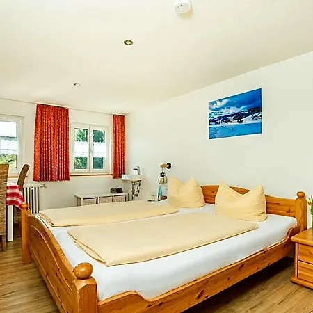 Zum Lowen - Unteres Wirtshaus 3*